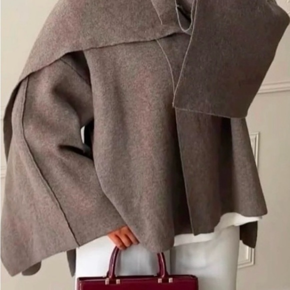 Zara brown women’s cape with scarf - Picture 2 of 5